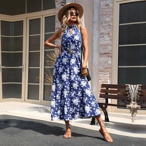 Robe longue élégante bleu marine à fleurs, licou sans manches avec ceinture pour vacances
