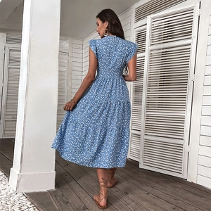 Vintage blaues Midi-Blumenkleid mit hoher Taille, Stufenrock und Gänseblümchen-Muster