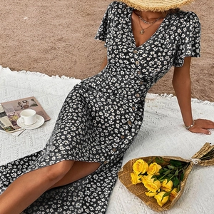 Chic robe midi noire à fleurs avec col en V et fente latérale pour les vacances d'été