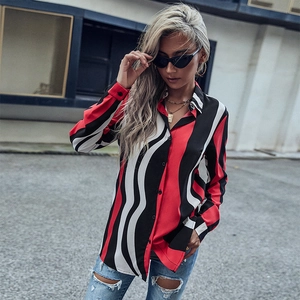 Chemise femme à manches longues, rayures ondulées rouges, col à revers et boutons