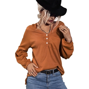 Damen Strickoberteil in Orange mit Waffelstruktur, V-Ausschnitt und Brusttasche