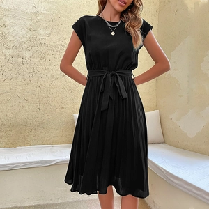 Elegant black short sleeve pleated dress with round neck and waist tie for women