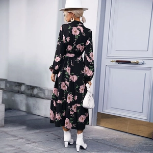 Robe longue fleurie élégante à manches longues avec ceinture pour femmes