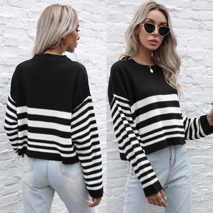 Pull en maille à col rond pour femme avec rayures noires et blanches et manches longues