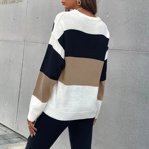 Pull chic à col rond oversize avec rayures horizontales noires, blanches et kaki
