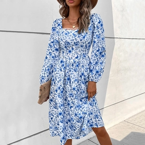 Floral print square neck dress with lace trim and lantern sleeves for a vintage French look