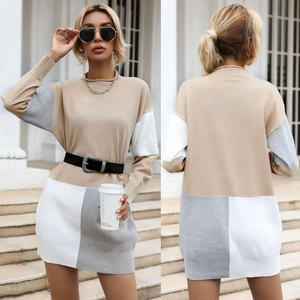 Robe courte en maille pour femme avec design color block chic en beige et blanc