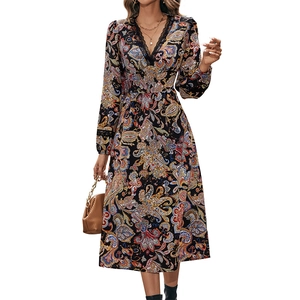 Abito donna con stampa paisley, scollo a V, pizzo nero e maniche lunghe, vestibilità slim