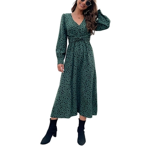 Fashionable dark green V-neck polka dot midi dress with elegant waist twist detail