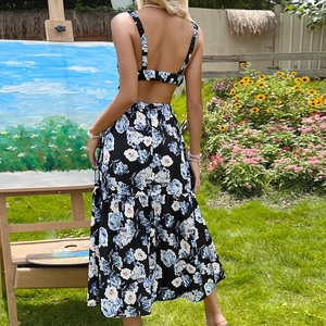 Abito estivo floreale da donna con scollo all'americana e gonna a trapezio stampa blu