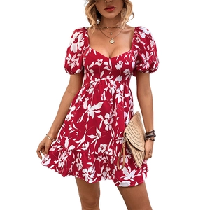 French vintage style red floral summer dress with square neck and puff sleeves for women