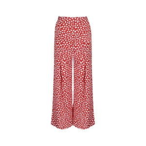 Detail of red floral wide-leg pants with high waist and breathable daisy print fabric