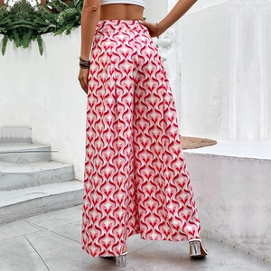 Pantalon femme taille haute à jambes larges avec motif cœur rouge et silhouette fluide