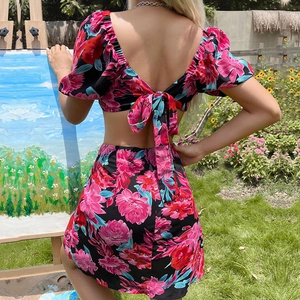 Chic two-piece floral dress set with backless bow tie and puff sleeves for women