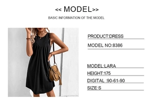 Tableau des tailles détaillé pour robe courte noire sans manches avec mannequin Lara en S