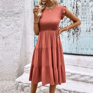 Élégante Robe Midi à Étages pour Femmes avec Smock Manche Volante Boho Terre Cuite Été Vacances Robe d'Été en Viscose Couleur Unie