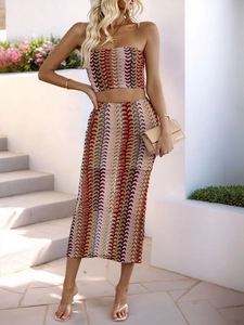 Detailed knit texture of the colorful striped tube top and bodycon skirt set