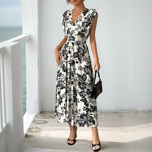 Elegant V-neck sleeveless floral maxi dress with pleated waist for summer wear