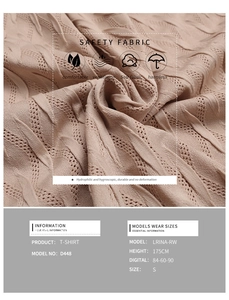 Gros plan sur le tissu texturé rose du t-shirt avec motif de feuilles et maille respirante