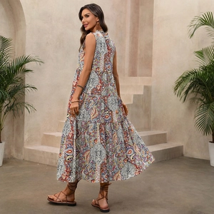 Robe longue sans manches à imprimé paisley avec jupe à volants pour l'été