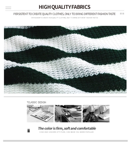 Détail du tissu en maille gaufrée à rayures vertes et blanches montrant la texture épaisse