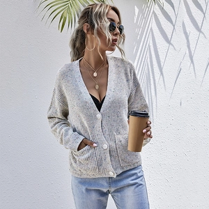 Schicke V-Ausschnitt Strickjacke mit bunten Sprenkeln und weißen Knöpfen für Damen