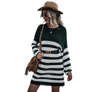 Robe en maille rayée vert et blanc pour femme avec col rond et manches longues pour l'automne