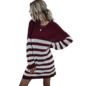 Robe pull oversize pour femme en tricot à rayures horizontales bordeaux et blanc