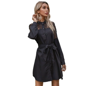 Élégante Robe Chemise Noire en Patchwork de Dentelle pour Femmes Col Montant Manches Longues Robe Midi Coupe en A Avec Ceinture à Nœud Robe de Fête Unie
