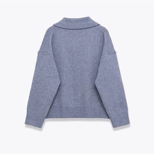 Pull polo en tricot à manches longues gris-bleu pour femme avec col à revers et vue de dos