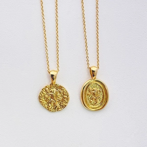 Minimalist 18k gold plated round lion pendant necklaces with vintage relief designs