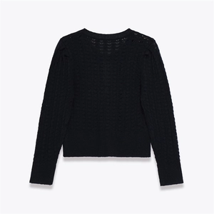 Pull en maille noire pour femme avec motif pointelle, col rond et ourlet côtelé, vue de dos