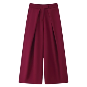 Pantalon large vintage pour femme en bordeaux foncé avec d'élégants plis sur le devant