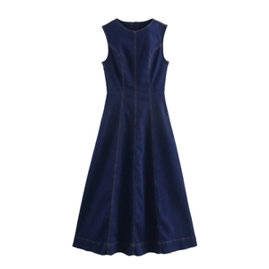 Robe Midi Sans Manches En Denim Bleu Foncé Avec Surpiqûres Contrastées Ligne A Taille Haute Fermeture Éclair Arrière