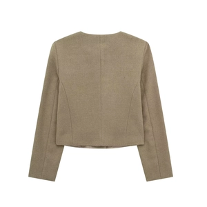Detailansicht der strukturierten Tweed-Stoff- und Rückennähte der khakifarbenen Jacke