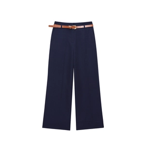 Pantaloni a gamba larga blu scuro a vita alta con cintura marrone e dettaglio sull'orlo