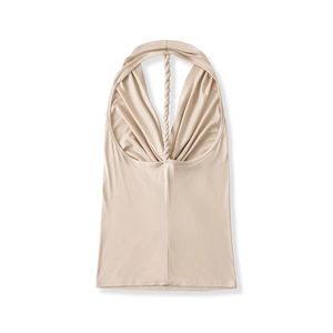 Detail eines beigen Halter-Tops mit elegantem Fall und einzigartigem geflochtenem Rückendesign