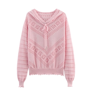 Pull à capuche en maille ajourée rose pour femme avec motifs ondulés et bords dentelés