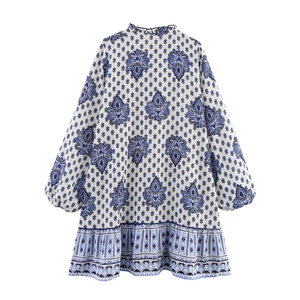 Mini robe bohème imprimée pour femmes avec manches lanterne et col volanté