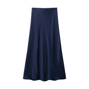 Gonna midi svasata in raso blu intenso con consistenza setosa e silhouette fluida elegante