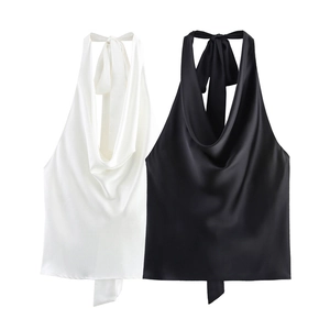 Elegante Neckholder-Tops aus Satin in Schwarz und Weiß mit stilvollem Wasserfall-Ausschnitt