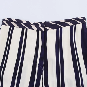 Damen Hose mit hoher Taille und weitem Bein sowie marineblauen vertikalen Streifen