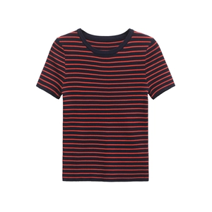 T-shirt da donna in maglia a maniche corte con strisce rosse e blu a costine e girocollo