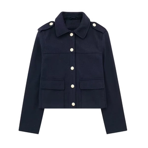 Giacca corta militare blu navy con bottoni dorati e finitura in tessuto testurizzato