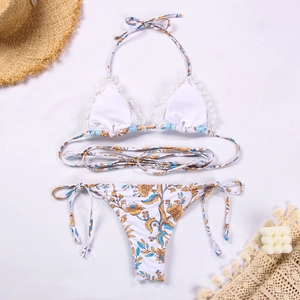 Ensemble bikini deux pièces à imprimé floral avec bordure en dentelle blanche