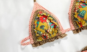 Détails du haut de bikini avec imprimé floral, bordure léopard et motifs ethniques