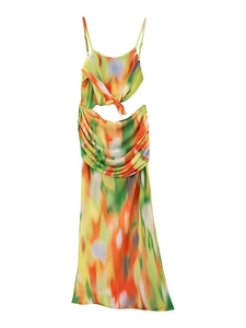 Robe de plage fleurie colorée avec design dos nu et détails ajourés à la taille