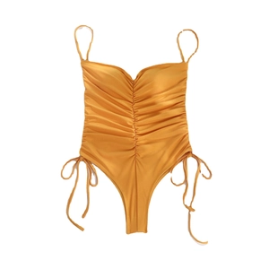 Maillot de bain une pièce jaune gingembre avec texture plissée et cordons réglables