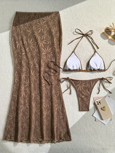 Ensemble bikini marron 3 pièces avec haut licou et jupe longue en dentelle crochetée