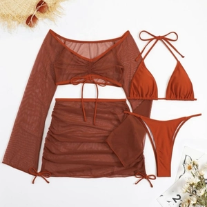 Ensemble bikini 4 pièces rouge rouille avec haut en maille et mini-jupe assortie